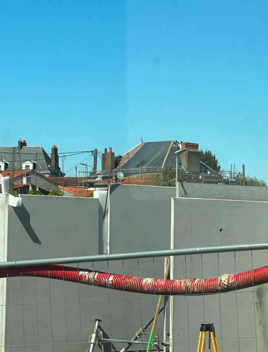 Rénovation complète d'une toiture en ardoise à Beautour