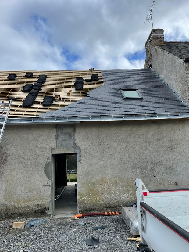 Rénovation d'un ancien corps de ferme & création de velux sur Couffer
